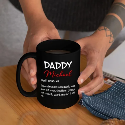 Vista 6 de Taza de café negra con nombre personalizado de 11 onzas, 15 onzas, taza de café con definición de papá para papá, regalo para papá nuevo, taza