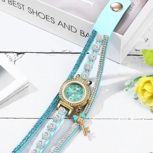 Vista 4 de Avaner Reloj de pulsera bohemio para mujer, reloj de cuero multicapa, reloj de cuarzo con diamantes de imitación para mujer