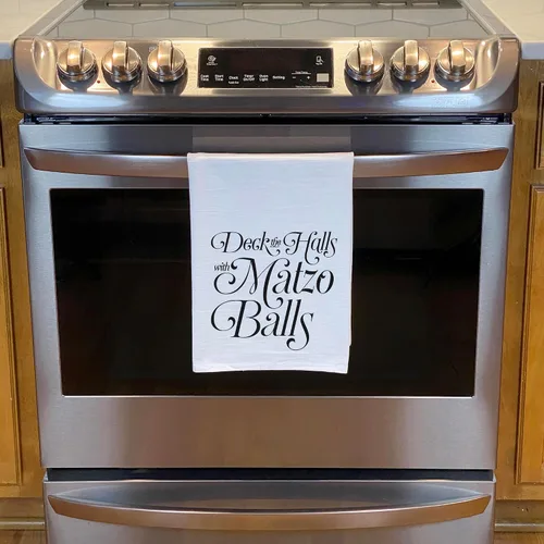 Vista 4 de Toalla de cocina Hanukkah - Deck The Hall con bolas de matzo - Toalla de mano de saco de harina blanca