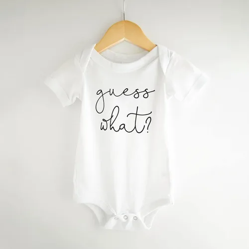 Vista 6 de Bump and Beyond Designs Anuncio de embarazo sorpresa para que la familia adivine qué