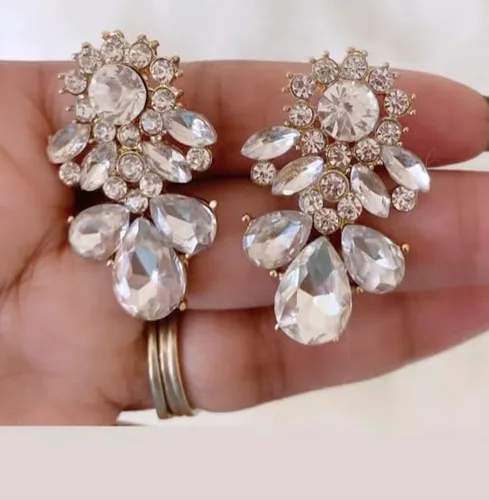 Vista 4 de Pendientes grandes de imitación de diamantes de imitación en tono dorado Art Deco de estilo vintage antiguo para boda nupcial, cristal de diamantes