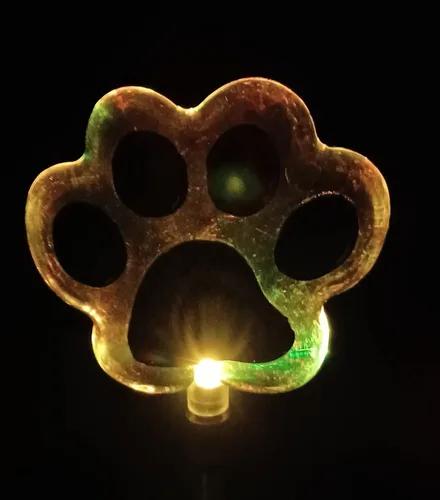 Vista 4 de Starry Illuminate - Juego de 2 luces solares de estaca para jardín, estilo cambiante de color (pata de perro)