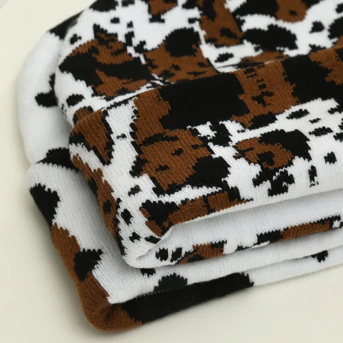 Vista 4 de GLOCALL Gorro con estampado de vaca, lindo gorro con estampado de vaca, gorro de otoño e invierno, gorro con puños, sombreros de punto cálido, gorra