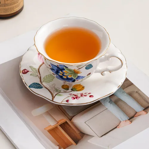 Vista 3 de Juego de 4 tazas de té de cerámica, tazas de café y platillos (azul y rojo)