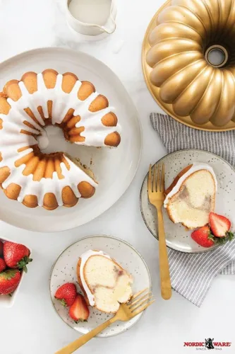 Vista 3 de Nordic Ware Elegant Party Bundt - Molde para pan