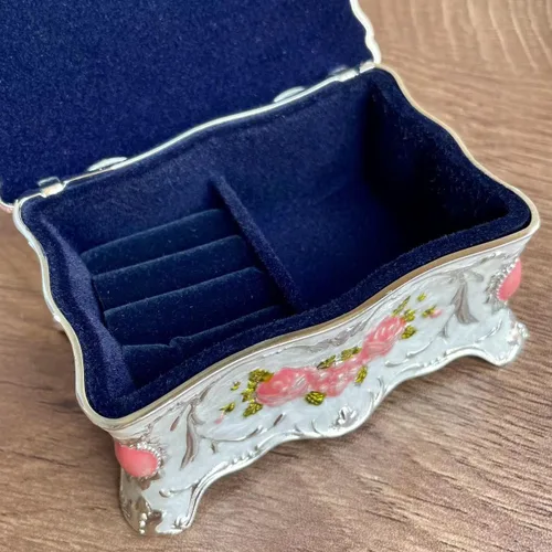 Vista 5 de Caja de metal con diseño de rosas, estilo pastoral, bandeja de almacenamiento de piedras preciosas vintage, caja de regalo para niñas y mujeres