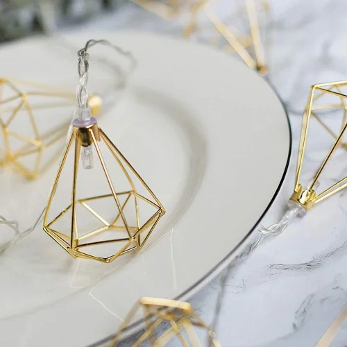 Vista 2 de Luces geométricas de metal, 3M 20 luces LED de hadas de diamantes alimentadas por pilas, luces geométricas de oro rosa para dormitorio, boda Diamond