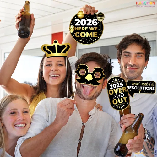 Vista 7 de KatchOn, Accesorios para cabina de fotos de Nochevieja 2024 – Paquete de 35 Accesorios de cabina de fotos de Año Nuevo dorado y negro