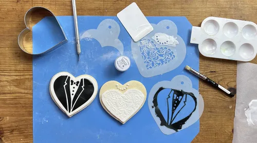 Vista 3 de Juego de plantillas y cortador de galletas de novia y novio Para aniversario/novia/compromiso Plantilla para decoración de pasteles de despedida