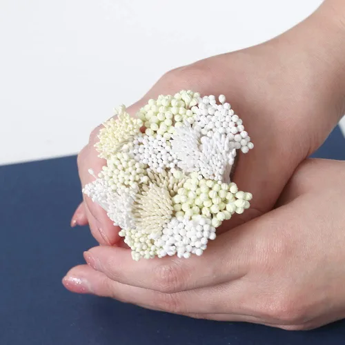 Vista 6 de KALAIEN Estambres de flores, 16 paquetes, 1120 piezas de cabezas dobles hechas a mano, flores y estambres de polen de 2.4-2.6 pulgadas, pequeño