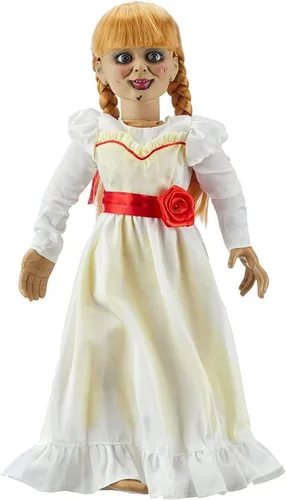 Vista 3 de Réplica e muñeca Annabelle, de la marca Mezco, 18 pulgadas.