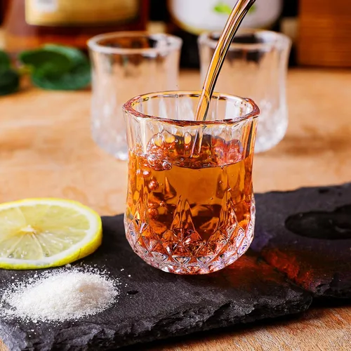 Vista 6 de Juego de 24 vasos de chupito pequeños de 1.5 onzas, vasos de chupito clásicos para whisky, vodka, tequila, jerez, brandy, cordial, mini vasos