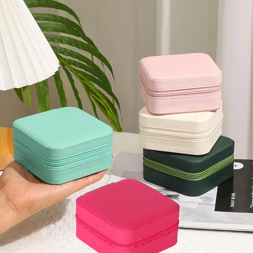 Vista 5 de GOTDYA Organizador de viaje de joyería cajas de joyería pequeñas portátiles esenciales de viaje para mujeres color rojo rosa