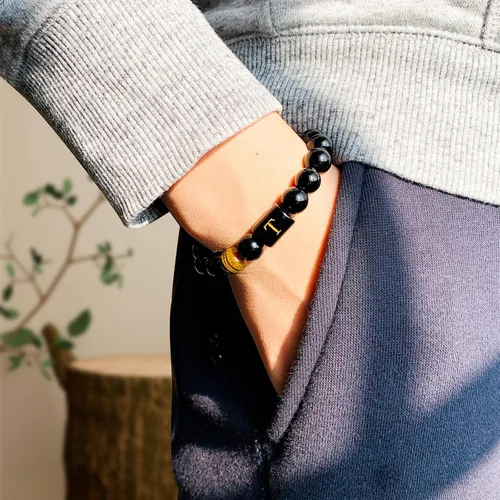 Vista 100 de SUMMER LOVE Regalos para el Día del Padre, pulsera con inicial de piedra de ónix negro de 0.394 pulgadas para hombres, pulsera de cuerda trenzada