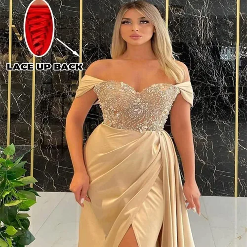 Vista 4 de KMQSY Vestido de fiesta de sirena con hombros descubiertos plisado de satén con cuentas de hendidura vestido formal hasta el suelo cuello en V