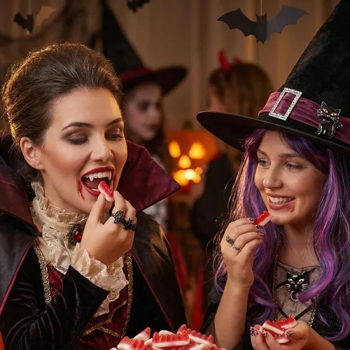 Vista 4 de Ceres Gourmet Vampire Teeth - Paquete de 24 caramelos a granel (2.82 onzas cada uno), paquetes individuales, gomitas masticables de drácula