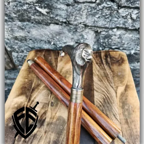 Vista 2 de Bastón de madera vintage de diseño antiguo con mango de cabeza de león de latón marrón hecho a mano
