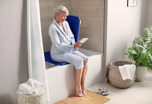 Vista 5 de Aquatec R - Elevador de baño, silla de bañera a batería con respaldo reclinable, baño seguro e independiente