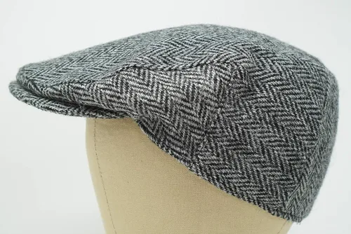 Vista 2 de Borges & Scott Nevis Gorra Plana - 100% Lana Tejida a Mano – Harris Tweed – Resistente al Agua