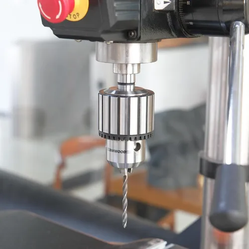 Vista 7 de Portabrocas súper resistente de 5/8" con vástago MT2 y llave de mandril para taladros Woodlathe y pilar