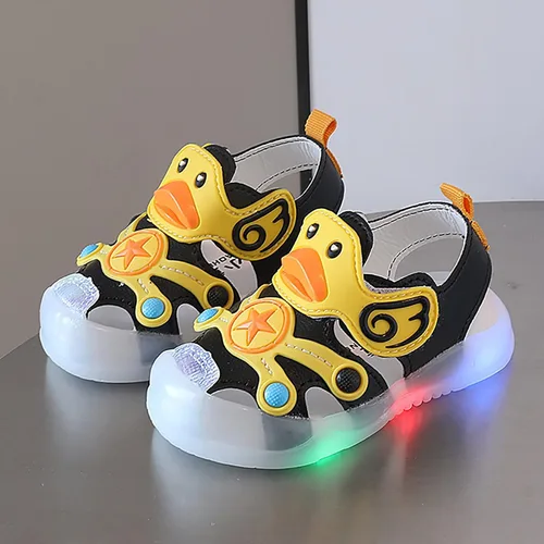 Vista 2 de Zapatos de bebé para niños pequeños, zapatos con luz LED, sandalias para niños, suela suave, zapatos de playa, sandalias casuales de dibujos