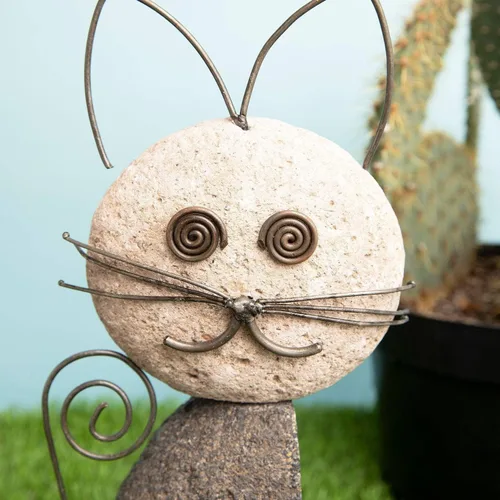 Vista 9 de Estatua de gato de piedra para exteriores (hecha a mano con rocas de río naturales) Decoración de escultura exterior de Happy Gardens para amantes