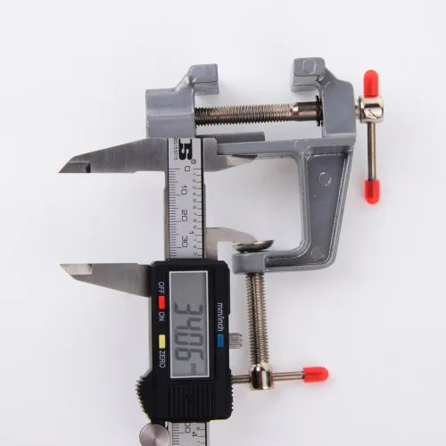Vista 5 de Mini Tornillo de Banco Pequeña Abrazaderas de Mesa, Herramienta de Reparación para Manualidades (Rango de Ajuste: 0-3 cm)