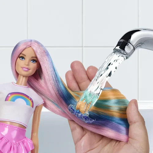 Vista 2 de Barbie Rainbow Sparkle - Muñeca para el cabello, extra larga y colorida con 12 accesorios de peinado como tubo de purpurina, cepillo, clips, secador