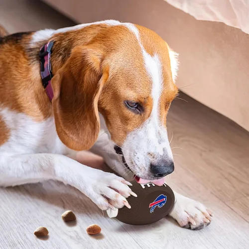 Vista 2 de NFL Buffalo Bills Juguete Dispensador de Premios de Fútbol Americano para Perros y Gatos, Juguete de Pelota de Goma para Mascotas, Juguete