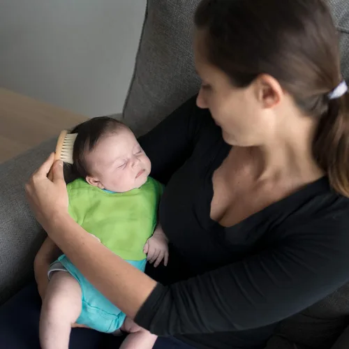Vista 6 de green sprouts Baberos de muselina hechos de algodón orgánico (5 unidades) 4 capas absorbentes que protegen de resfriados, goteos y babas 100%
