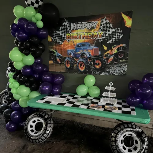Vista 5 de Kit de arco de guirnalda de globos de 145 piezas con temática de camión monstruo morado y verde y negro con ruedas grandes, globos de aluminio a