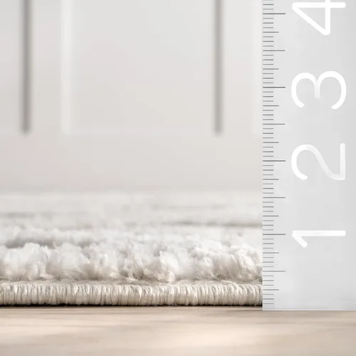 Vista 2 de nuLOOM Ansley - Alfombra marroquí con borlas de 2 x 6, color gris claro, diseño bohemio con textura alta y baja, pelo alto de felpa, resistente a