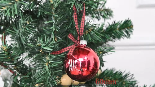 Vista 9 de Rae Dunn Adornos de Navidad, juego de 12 bolas de vidrio transparente con bonitos diseños navideños, decoraciones colgantes de 2.36 pulgadas