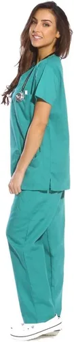 Vista 2 de Conjunto médico Just Love de seis bolsillos para mujer (cuello de pico y pantalón cargo)
