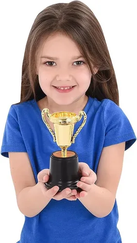 Vista 3 de Trofeo de plástico dorado de 5 pulgadas de Rinco Educational Products, Dorado