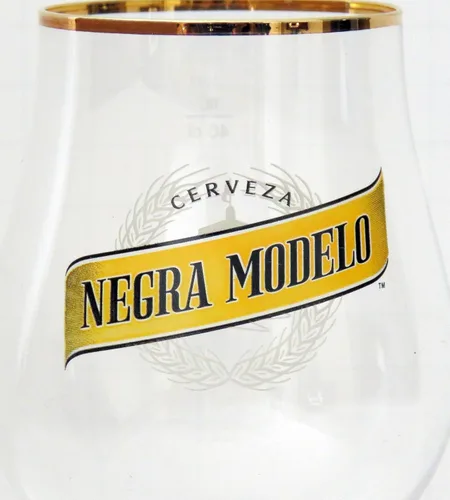 Vista 2 de Negra Modelo Cerveza - Cristal de cáliz estilo tulipán con borde dorado de 0.4L