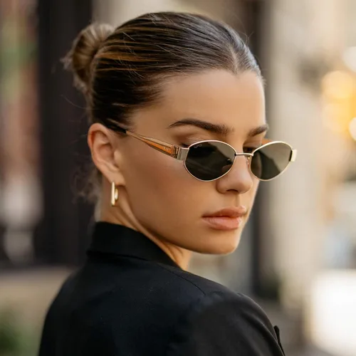 Vista 3 de WearMe Pro Gafas de sol ovaladas retro para mujer, marco pequeño de moda, moda inspirada en los años 90