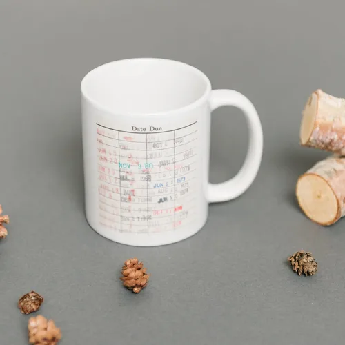 Vista 7 de Joyful Moose Taza de café con tarjeta de fecha de vencimiento de la biblioteca, regalo para lectores, bibliotecarios