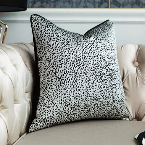 Vista 4 de Juego de 2 fundas de almohada decorativas con estampado de animales, estampado de cebra y guepardo, fundas de cojín en blanco y negro para sala