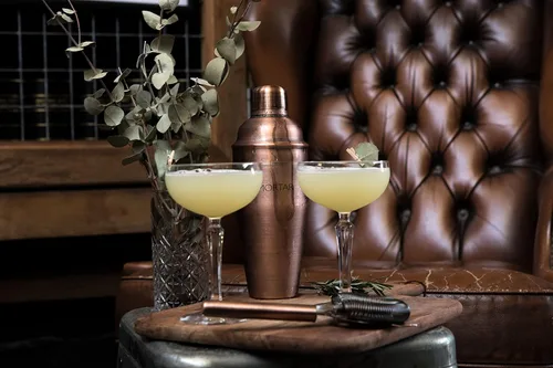 Vista 19 de Mint & Mortar Coctelera, kit de barman de 7 piezas con soporte, botella coctelera de Martini de 24 onzas, herramientas de barra de acero inoxidable