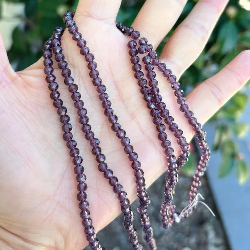 Vista 2 de 500 piezas de cuentas de cristal checo facetadas rondelle de 4 mm, pequeñas y diminutas, espaciadoras a granel, color amatista púrpura para hacer