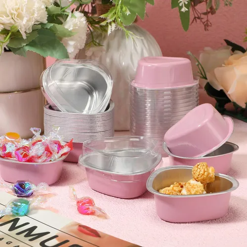 Vista 4 de Nuogo 30 juegos de mini moldes para tartas de corazón con tapas y cucharas de 1.86 onzas / 1.9 fl oz Mini papel de aluminio en forma de corazón Rosa