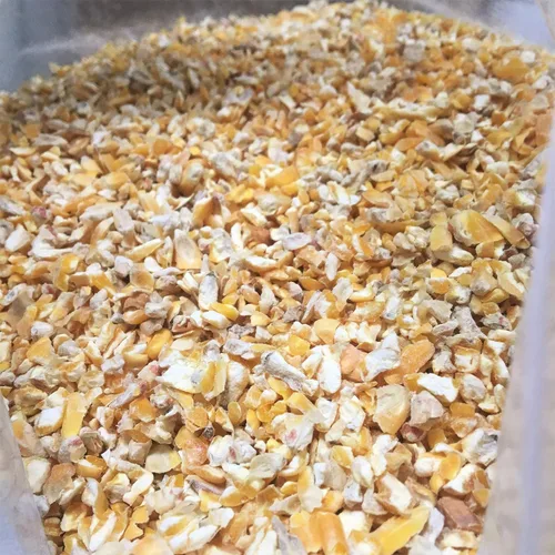 Vista 2 de Alimento de maíz agrietado para pájaros, ardillas, ciervos, vida silvestre - 10 libras (doble sellado)
