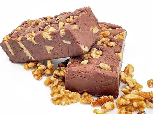 Vista 4 de Uncle Butch's Dulce de Chocolate con Nueces - Dulce de Chocolate Recién Hecho en Pequeños Lotes con Mantequilla Real - Cremoso, Decadente, Hecho a