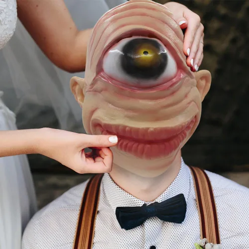 Vista 4 de MOLEZU Single Eye Cyclops Mask, Scary Alien Mask Halloween Horror Mask Yellow