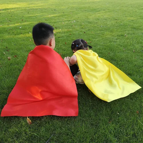 Vista 2 de ADJOY Capas y máscaras de superhéroe para niños, disfraz de capas para fiesta de cumpleaños, colores surtidos