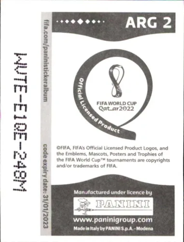 Vista 2 de Pegatinas de Panini 2022: Camino a la Copa Mundial de la FIFA Qatar 2022 #ARG2 Logotipo del equipo FOIL Tarjeta de fútbol argentina