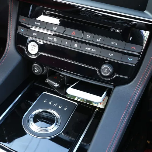 Vista 3 de YIWANG - Caja de almacenamiento multifunción de plástico ABS para Jaguar XF 2016-2019, XE 2015-2019