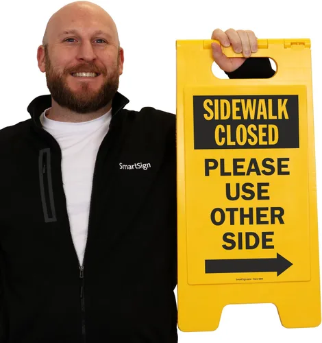 Vista 3 de SmartSign Letrero plegable de dos caras con texto en inglés "Sidewalk Closed - Please Use Other Side with Right Arrow", de 25 x 12 pulgadas