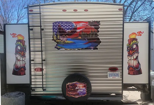 Vista 2 de RV Camper Graphics Mountain Lake Scene con bandera estadounidense y calcomanía de águila (24 x 12 pulgadas)